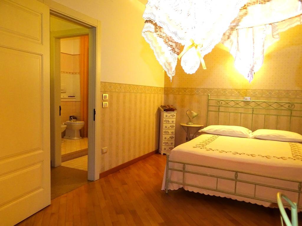 Villa Gioia Rooms Montegranaro Quarto foto