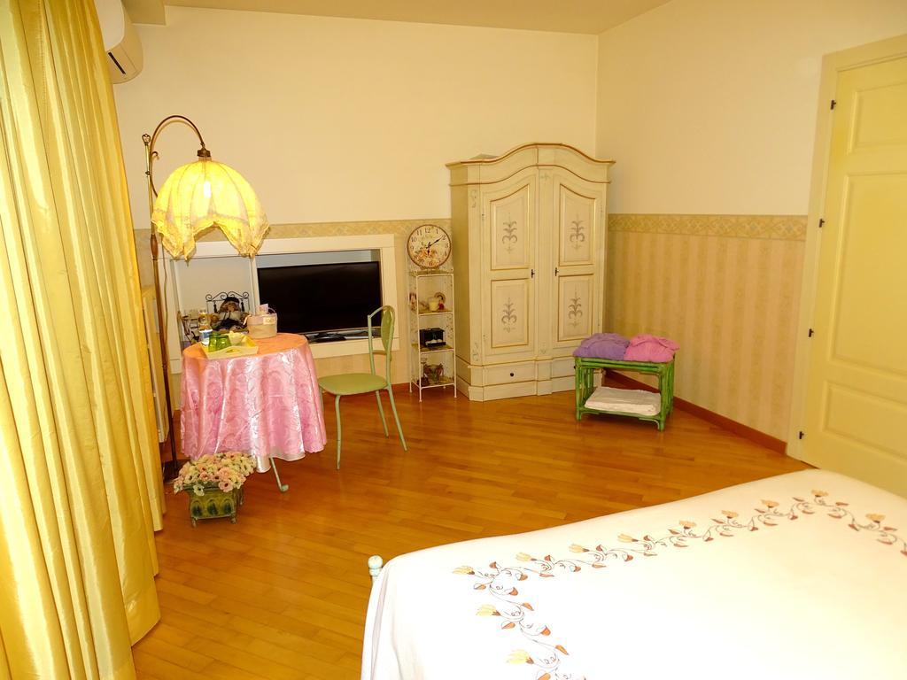 Villa Gioia Rooms Montegranaro Quarto foto